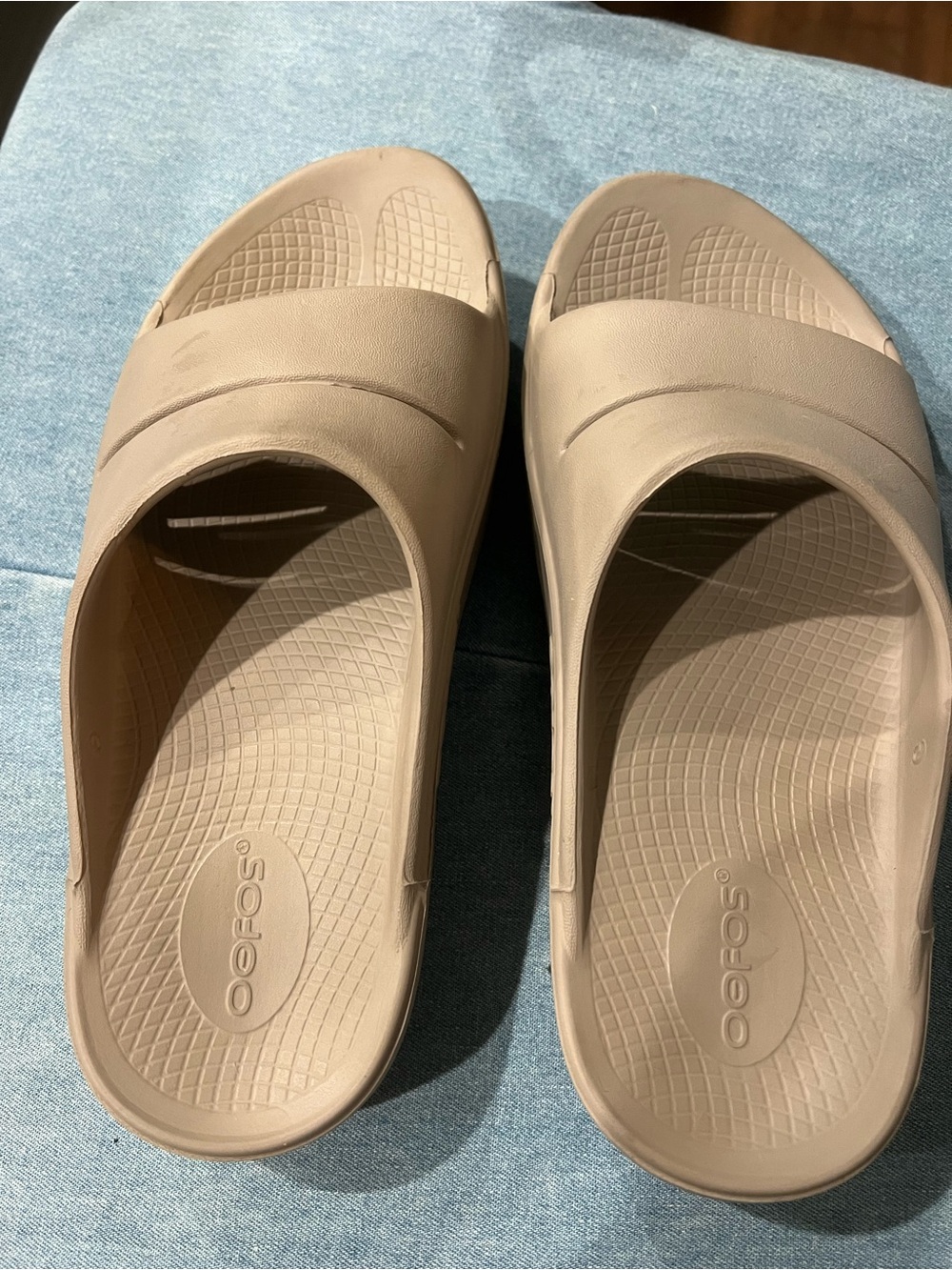 Oofos women’s sandals. Size 9 : EU40.